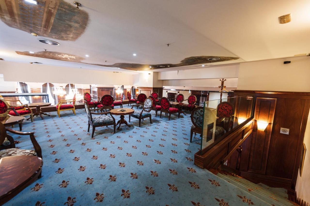 Hotel Europe Sarajevo Luaran gambar The interior of the lounge