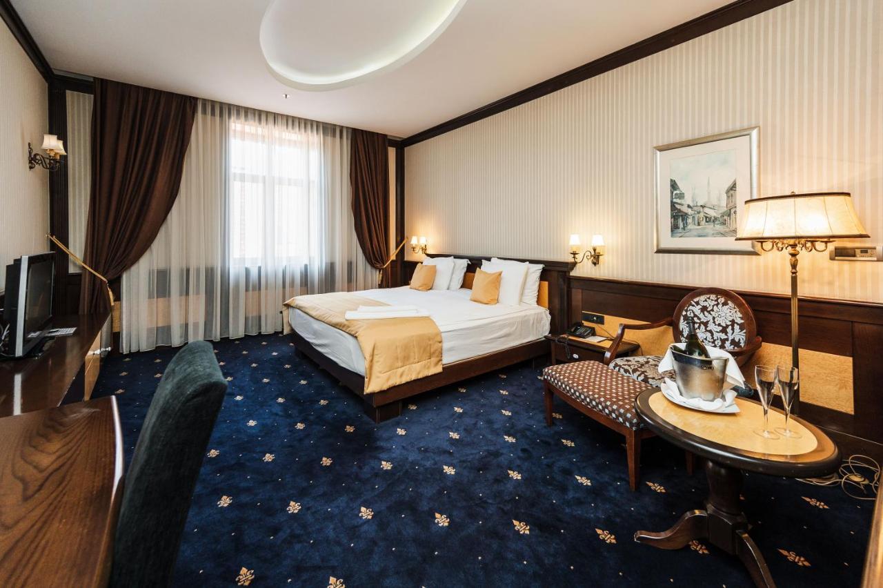 Hotel Europe Sarajevo Luaran gambar A room at the hotel
